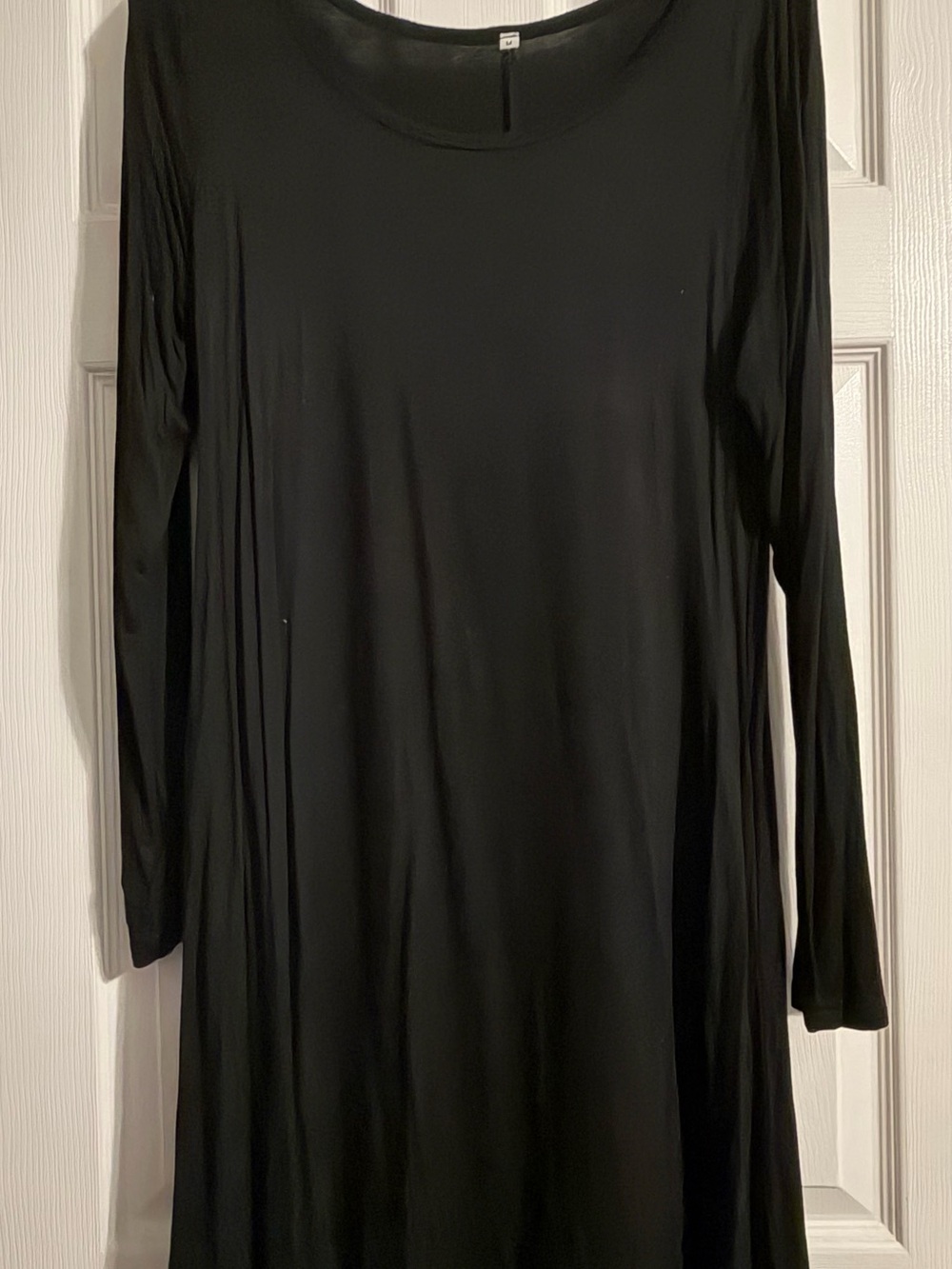 Elegant Black Long-Sleeve Women’s Dress